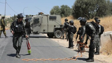 العدو الصهيوني ينصب حاجزين عسكريين في جنين ويعيق حركة الفلسطينيين